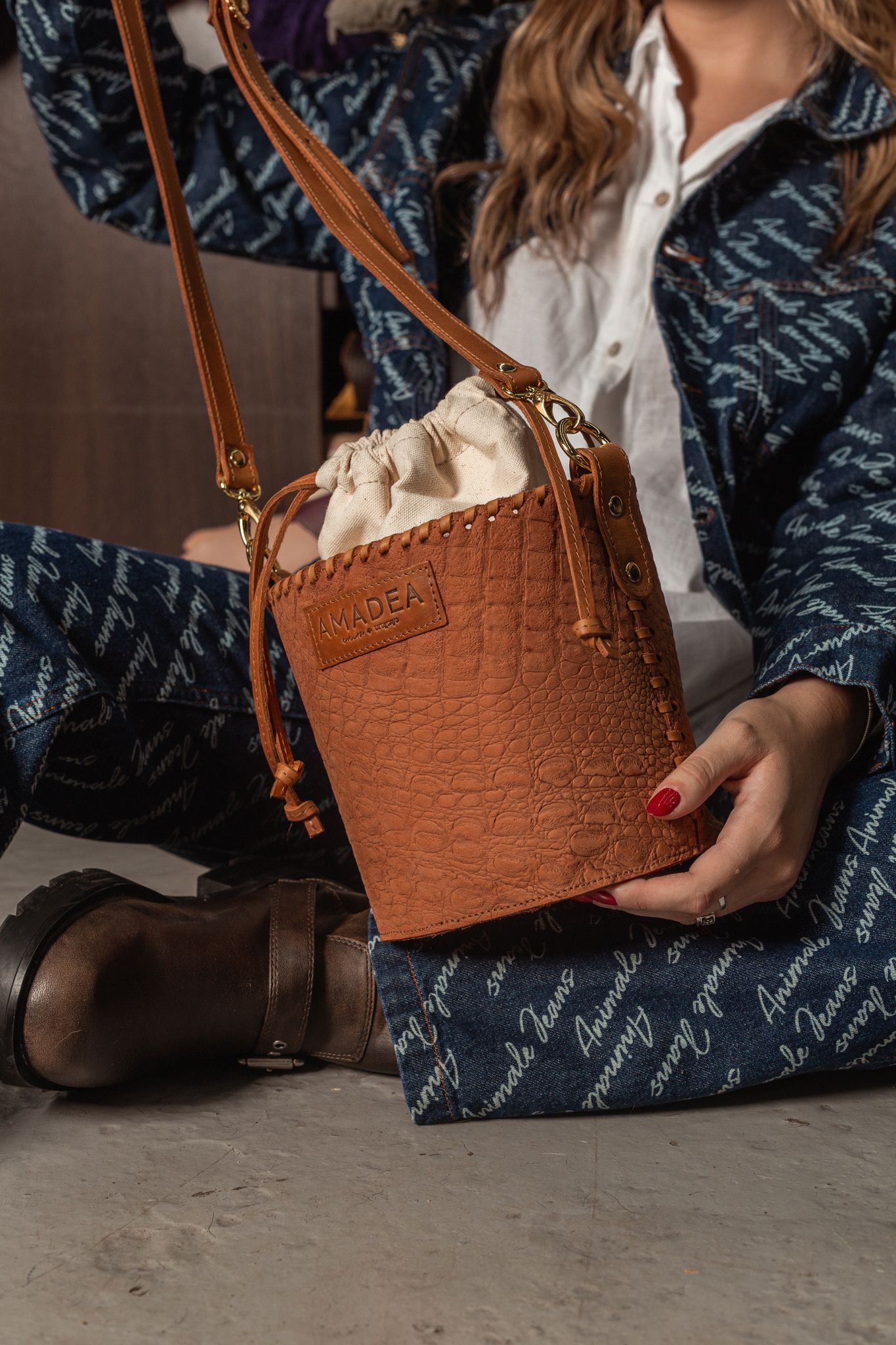 Bee Bucket Bag -  Camel Crocco